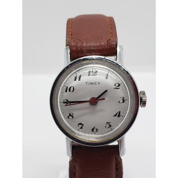 Timex classic men's watch. Large face. Stainless steel back.